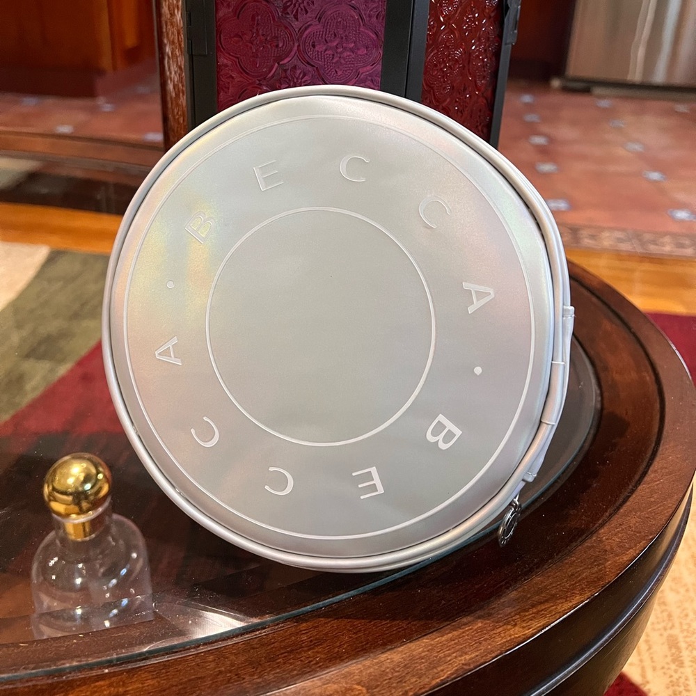 Becca Cosmetic Round Bag